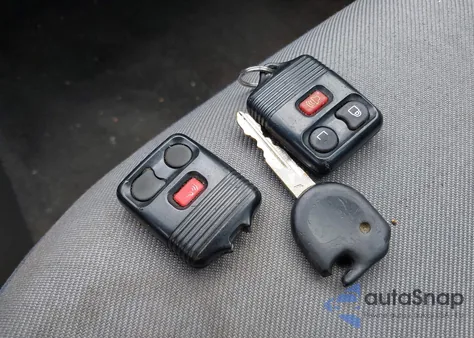 2007 Ford Escape Xls/Xls Manual z USA, uszkodzony, nr VIN 1FMYU02Z97KB80446